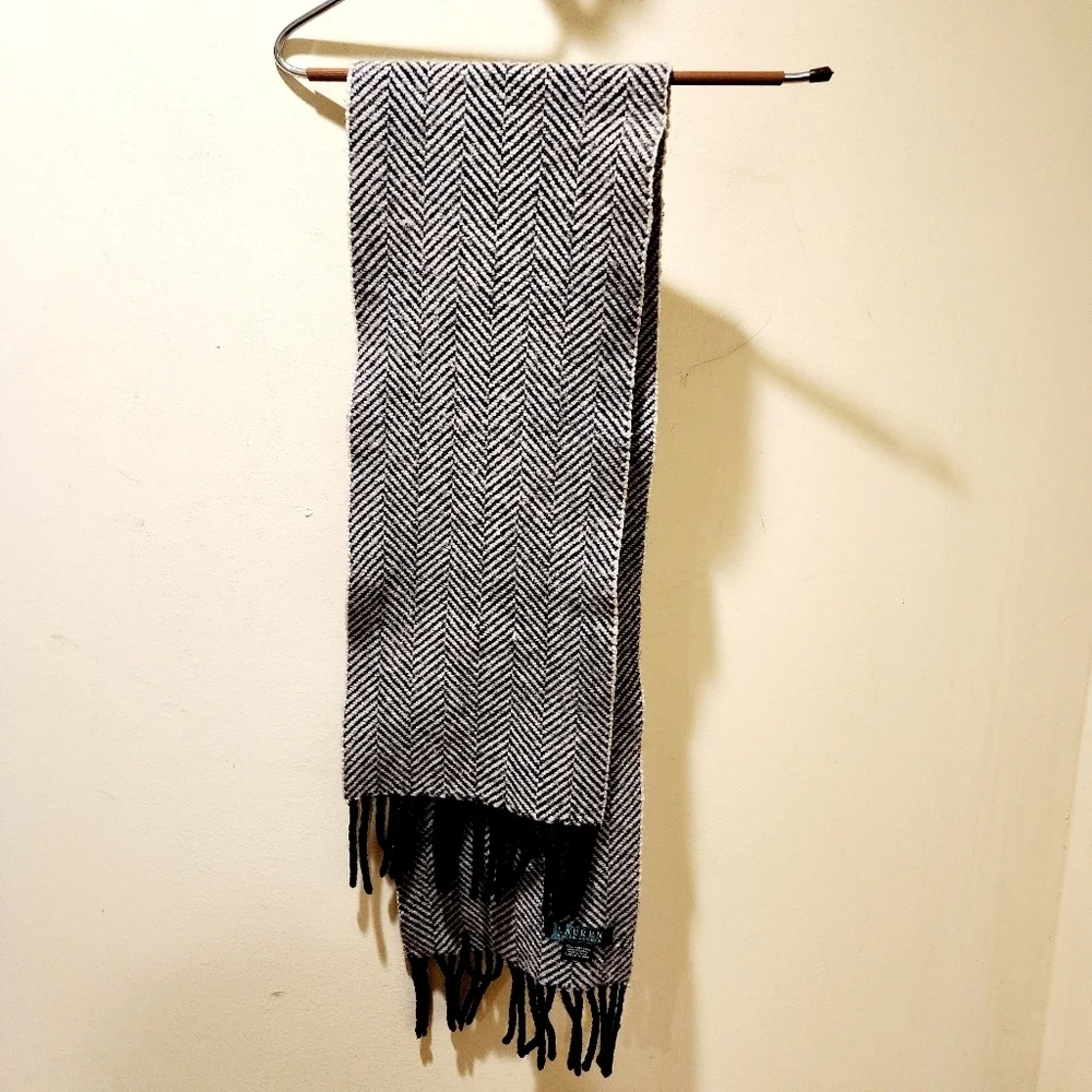 Ralph Lauren Chic Black and White Lambswool Unisex Scarf